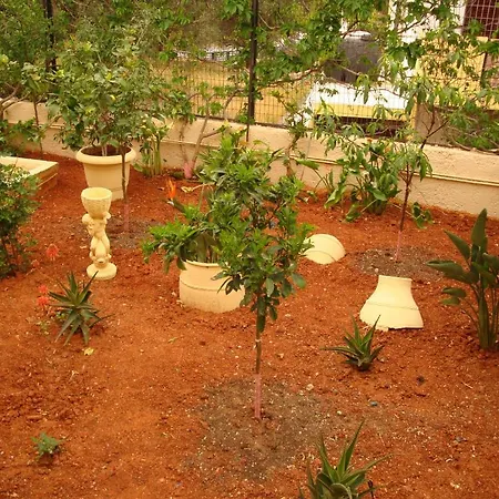 Maria Flora Apartahotel